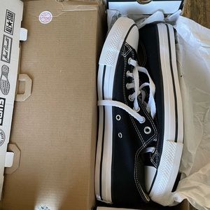 BRAND NEW Men’s Black Converse (size 10.5)